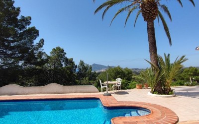 Finca-style villa, with panoramic views of the bay of Altea.